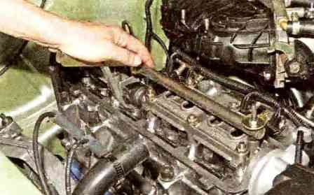 VAZ-21114 engine valve thermal clearance adjustment