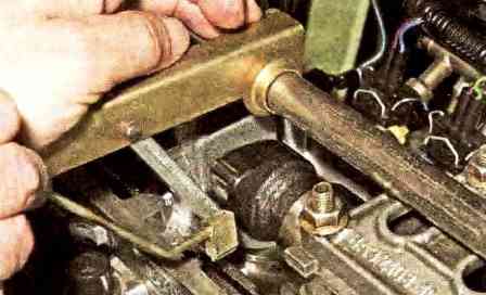 VAZ-21114 engine valve thermal clearance adjustment