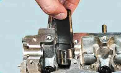 Replacing the valve stem seals of the VAZ-21126 engine