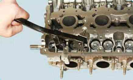 Austausch der Ventilschaftdichtungen des VAZ-21126-Motors