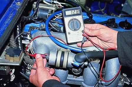 Checking and replacing the idle speed controller ZMZ-406