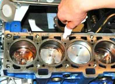 Austausch der Zylinderkopfdichtung für den VAZ-21126-Motor