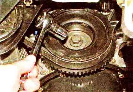 How to check and replace the timing belt of the VAZ-21114 engine