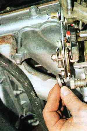 Removing and installing K-151 carburetor