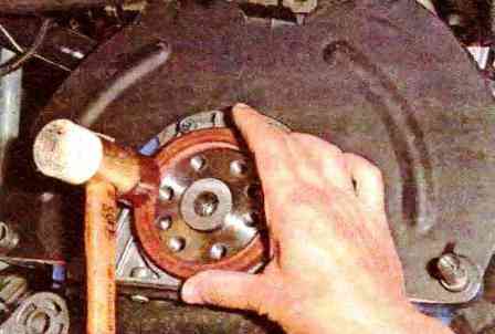 Replacing the crankshaft seals of the VAZ-21114 engine