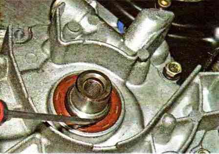 Заміна сальників колінчастого валу двигуна ВАЗ-21114
