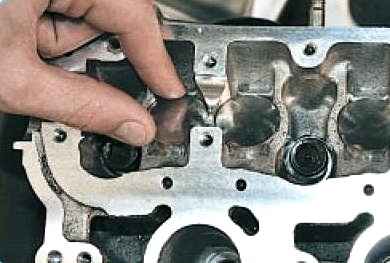 How to replace the hydraulic compensators of the VAZ-21126 engine