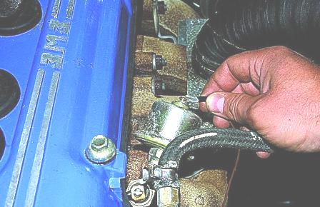 Как снять и проверить термостат двигателя ЗМЗ-4063 на Соболе