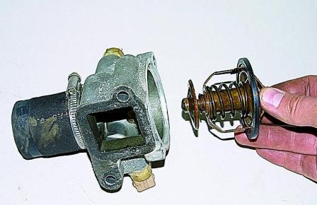 Как снять и проверить термостат двигателя ЗМЗ-4063 на Соболе