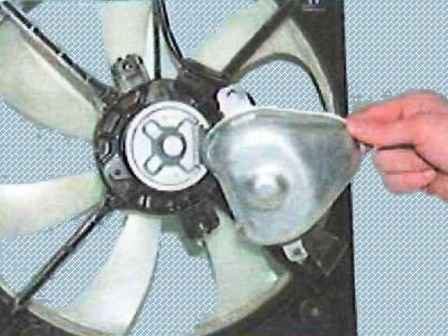 Снятие и установка вентиляторов охлаждения двигателя Toyota Camry