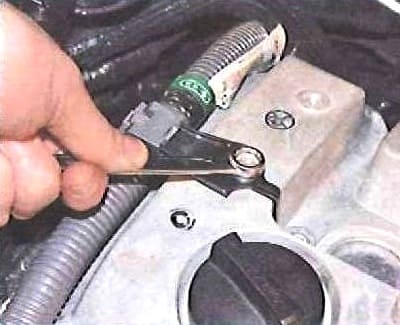 Як замінити прокладку кришки та головки блоку циліндрів 2AZ- FE Toyota Camry