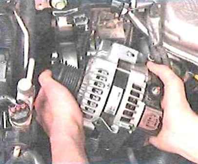 Removing and installing alternator in Toyota Camry