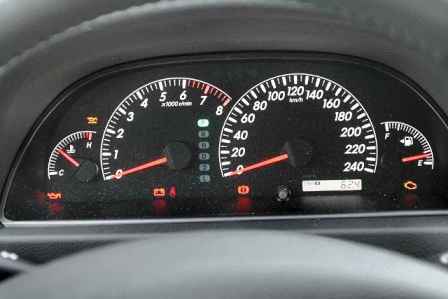 Removing and installing Toyota Camry instrument cluster