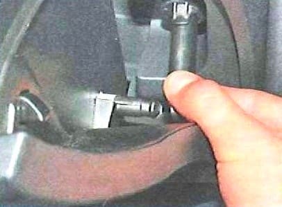 заміна фільтра кондиціювання повітря Toyota Camry