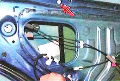Розбирання та складання задніх дверей Тойота Камрі