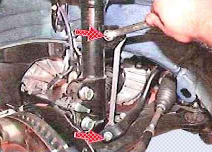 Замена рычага и деталей стабилизатора передней подвески Toyota Camry