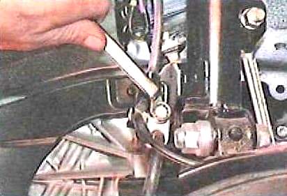 Reemplazo e inspección del amortiguador delantero de Toyota Camry