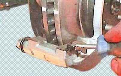 How to change Toyota Camry front brake pads