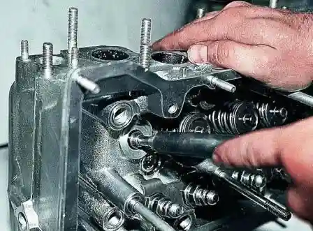 Устанавливаем клапан на место