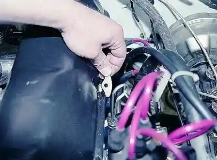 снимаем со шпилек специальные шайбы