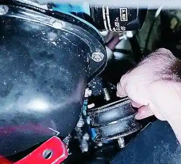 Замена подушки опоры двигателя ВАЗ-2107