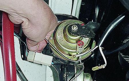 Замена датчика и электровентилятора обдува радиатора ВАЗ-2107