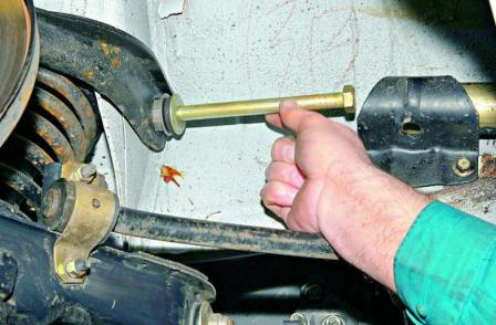 Проверка и ремонт рычагов передней подвески ВАЗ-2107