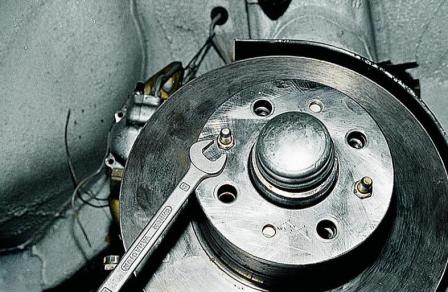 Ремонт тормозных механизмов передних колес ВАЗ-2107