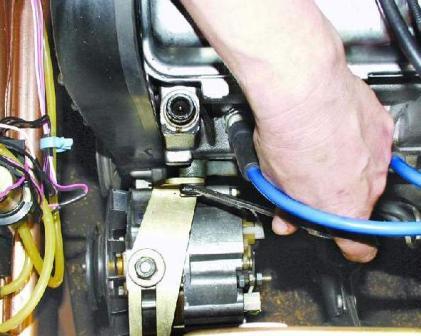 Как снять и поставить генератор автомобиля ВАЗ-2109
