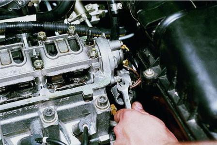 Как снять распределительный вал двигателя ВАЗ-2110, -2111