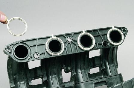 Замена прокладок впускного трубопровода двигателя ВАЗ-21124
