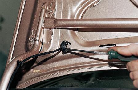 Снятие и установка деталей багажника ВАЗ-2110