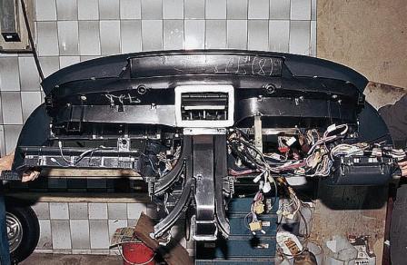 Снятие панели приборов и воздуховодов отопителя автомобиля ВАЗ-2110