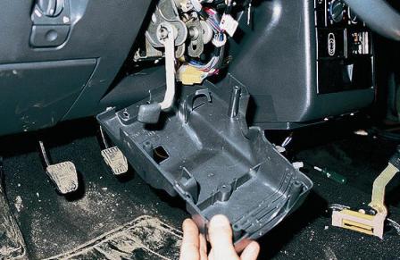 Снятие подрулевого переключателя автомобиля ВАЗ-2110