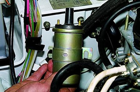 Замена катушки и коммутатора системы зажигания автомобиля ВАЗ-21213
