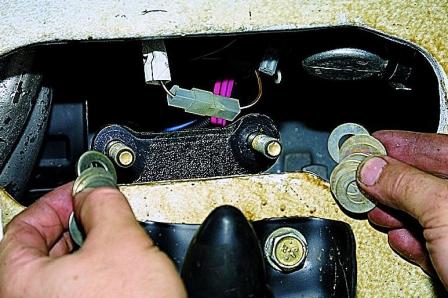 Снятие и ремонт рычагов передней подвески ВАЗ-21213, ВАЗ-21214