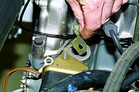 Замена шестерни и валика привода масляного насоса двигателя ВАЗ-21214