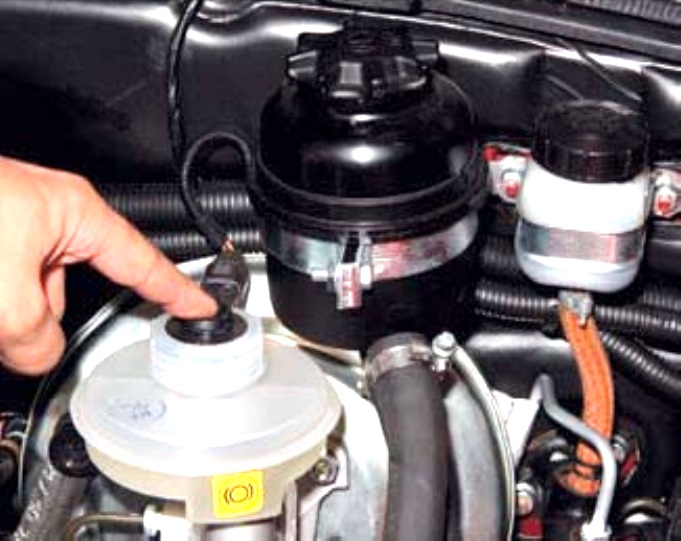 Замена тормозной жидкости Niva Chevrolet