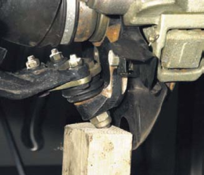 Проверка технического состояния деталей передней подвески на автомобиле Niva Chevrolet