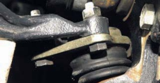 Проверка технического состояния деталей передней подвески на автомобиле Niva Chevrolet