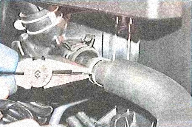 Снятие и установка воздушного фильтра двигателя 2AZ-FE Toyota Camry