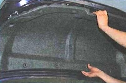 Замена заднего фонаря, расположенного на крышке багажника
