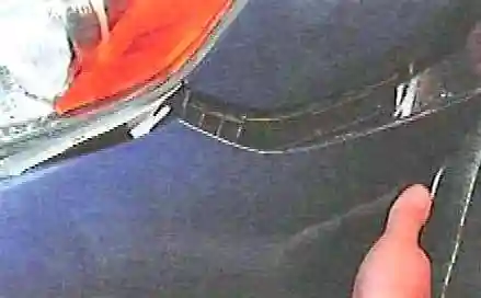 Toyota Camry алдыңғы бамперін қалай алып тастауға болады Toyota Camry алдыңғы бамперін қалай алып тастауға болады