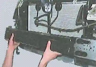 Toyota Camry алдыңғы бамперін қалай алып тастауға болады Toyota Camry алдыңғы бамперін қалай алып тастауға болады