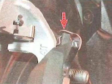 Как заменить колодки тормозов передних колес Тойота Камри