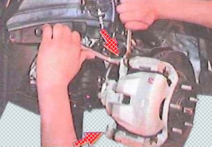Снятие и ремонт суппорта автомобиля Тойота Камри
