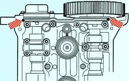 Смажьте места указанные стрелками