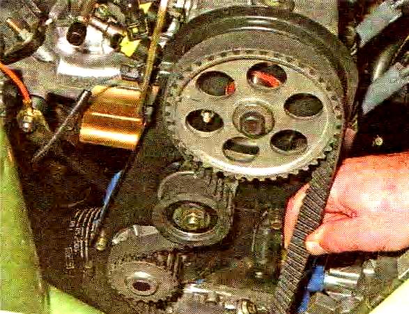 Prüfen und Ersetzen des Zahnriemens des VAZ -21114 engine