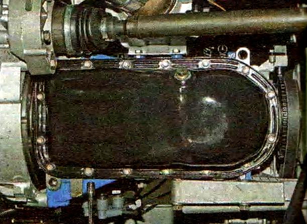 Entfernen und Installieren des Öls Empfänger des VAZ-21114-Motors