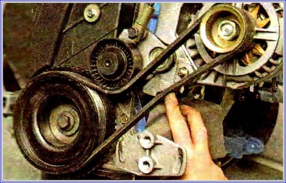 Ersetzen des VAZ-21114-Motorgenerator-Antriebsriemens